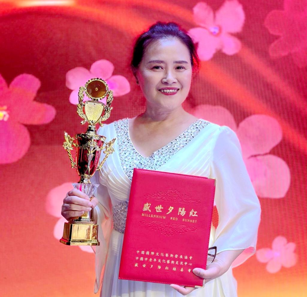 载誉归来！齐工程老年大学合唱团，全国...